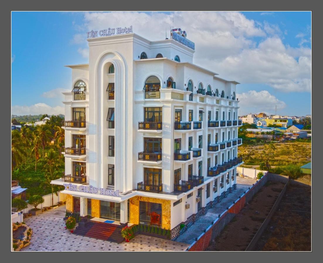 Отель Khach San Yen Chau Чау-Док Экстерьер фото